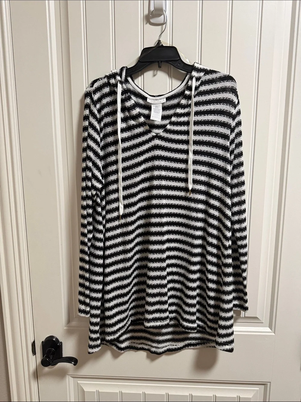 La Blanca Black & White Striped Hooded Pullover. Never Worn! Cover up!